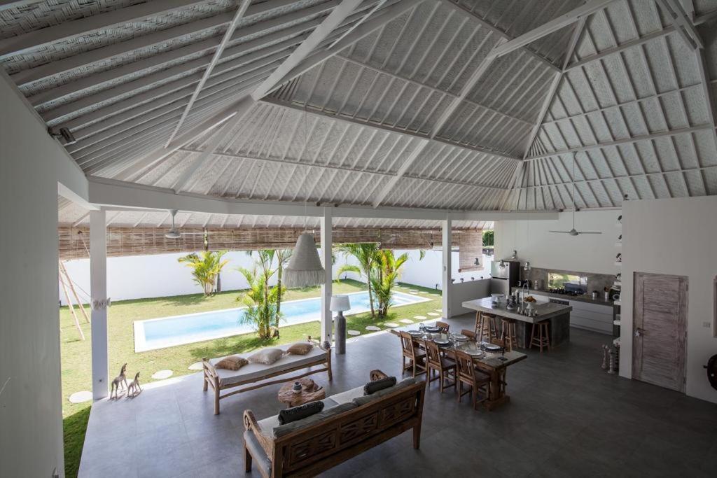Villa Spacious 3br Villa, 5min Batu Belig Seminyak (Bali)